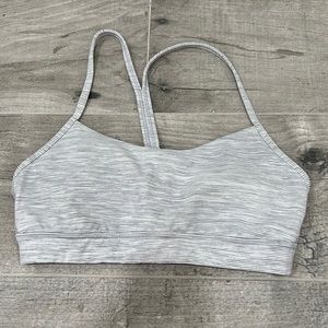 Lululemon Flow Y Bra. Nimbus print. Size 6